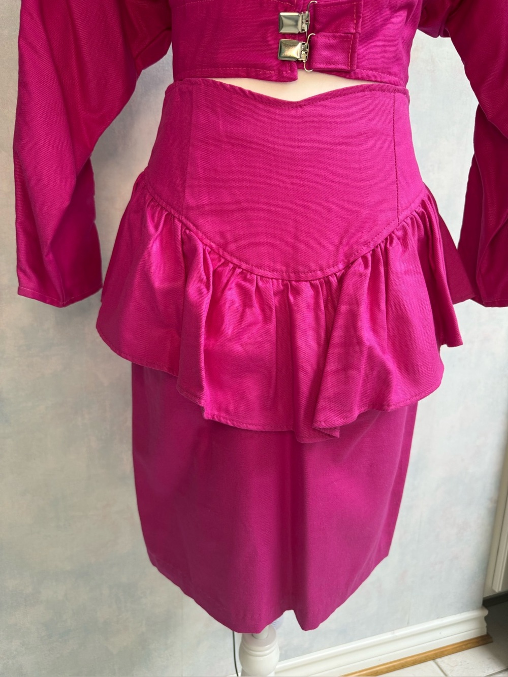 NWOT VTG 2 pc Chic Fun, Flirty Dress - Jacket Top w Ruched Bat Sleeves & Skirt - Picture 3 of 14